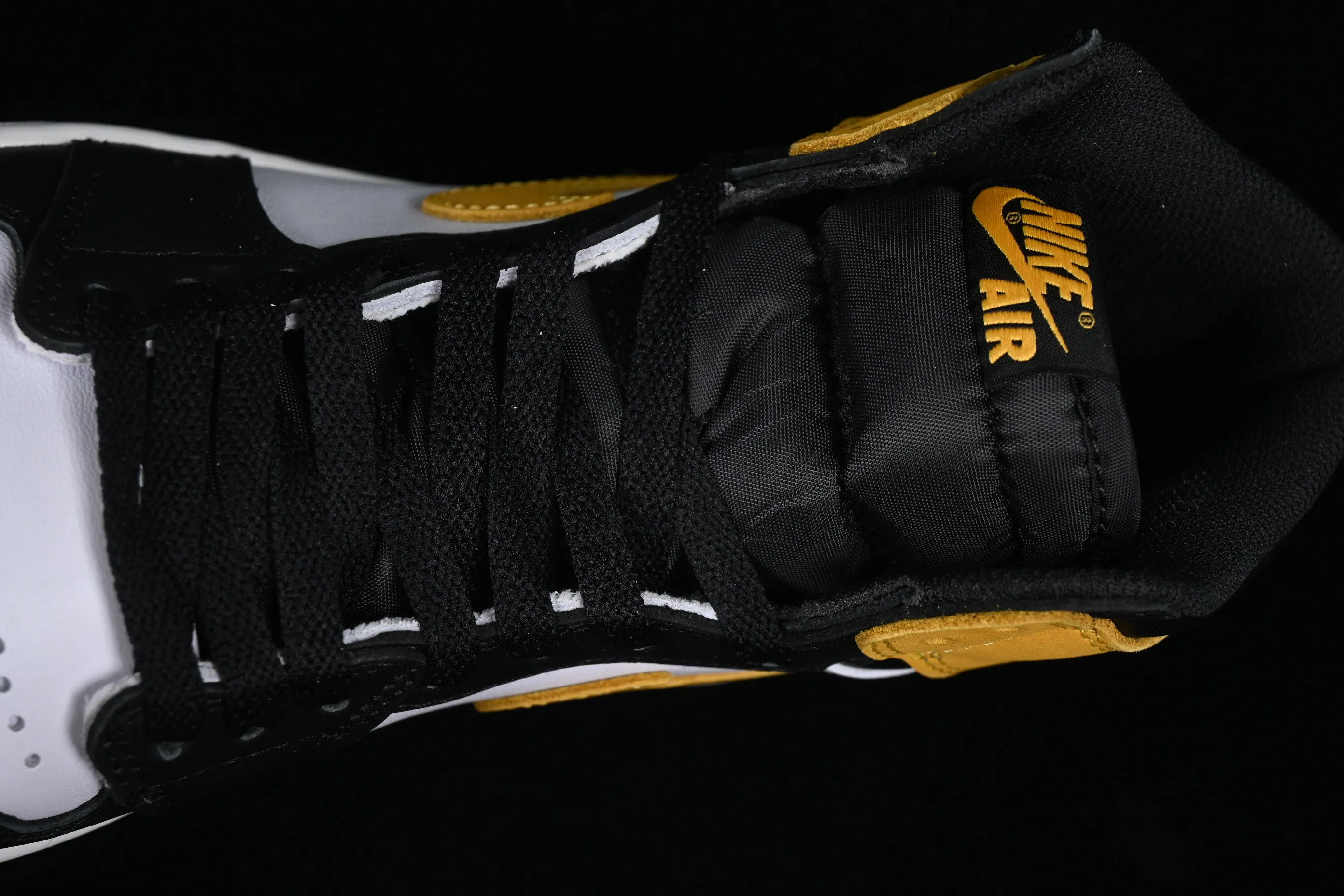 All categories Air Jordan Jordan series basketball shoes Air Jordan 1 High Air Jordan AJ1 Retro High AJ1 Joe 1 six-time champion high-top basketball shoes 555088-109